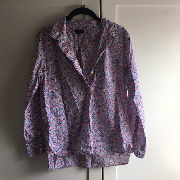 GAP Tops - Gap XS floral flowy pullover shirt